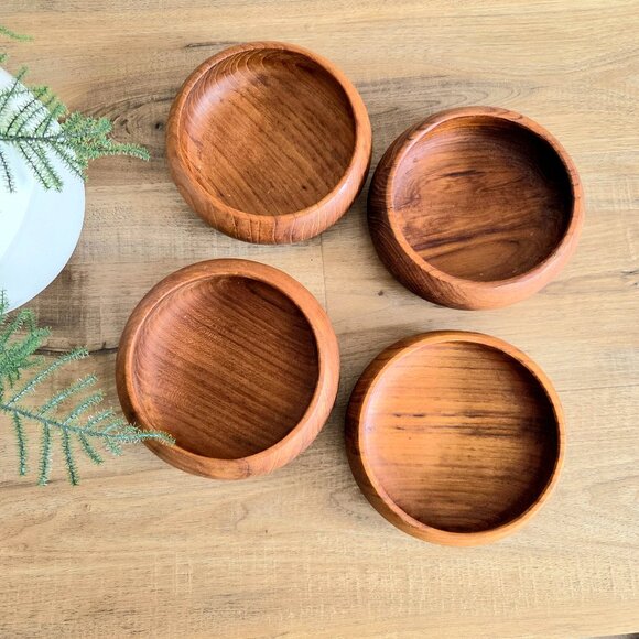 Set of 4 wooden salad bowls. - Picture 1 of 7
